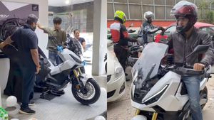 16 ലക്ഷം പൊടിച്ച് സ്‌കൂട്ടർ വാങ്ങാനും ഇവിടെ ആളുണ്ട്, ഇന്ത്യയിലെ ആദ്യത്തെ X-ADV 750 സ്വന്തമാക്കിയ ആളെ കണ്ടോ