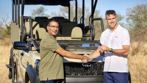 സ്വന്തമായി മദ്യക്കമ്പനിയുള്ള ക്രിക്കറ്റര്‍, മൃഗങ്ങളെ പെരുത്തിഷ്ടം! മഹീന്ദ്രയുമായി കൈകോര്‍ത്തത് ഇതിനായിരുന്നോ?