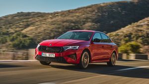 നാട് ഭരിക്കാൻ സ്കോഡയുടെ പുത്തൻ കാർ വരുന്നു, മൈലേജ് നോക്കി വാങ്ങുന്നവർക്ക് പറ്റിയ വണ്ടിയേ അല്ല