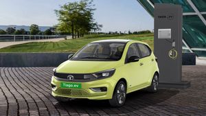 275 KM റേഞ്ചുള്ള ഇലക്ട്രിക് കാറിന് 1 ലക്ഷം വിലക്കുറച്ച് ടാറ്റ, എല്ലാവരേയും ഇവി വാങ്ങിപ്പിക്കുമെന്നാ തോന്നുന്നേ