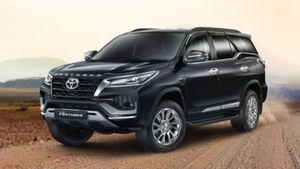 എല്ലാരും ഈ ഫീച്ചര്‍ ചേര്‍ക്കുമ്പോള്‍ ഫോര്‍ച്യൂണറില്‍ നിന്ന് ഒഴിവാക്കി! ടൊയോട്ടയുടെ 'കുറുമ്പുകള്‍' 