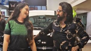 കല്ല്യാണം കഴിക്കാതെ ഒരുമിച്ച് വീട് വാങ്ങി, ഇപ്പോള്‍ ദേ പുത്തന്‍ കാറും സ്വന്തമാക്കി മലയാളി സെലിബ്രിറ്റികള്‍