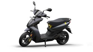 മിതമായ വിലയില്‍ പുതിയ ഏഥര്‍ 450S പുറത്തിറങ്ങി! റേഞ്ച് കുറവാണെന്ന പരാതി തീര്‍ത്തു, പെര്‍ഫോമന്‍സ് കുറയ്ക്കാതെ