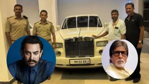 കാര്‍ വിറ്റ് കുടുങ്ങി ബച്ചനും ആമിര്‍ ഖാനും! റോള്‍സ് റോയ്‌സുകള്‍ക്ക് കിട്ടിയ പിഴ മൊത്തം 38.26 ലക്ഷം രൂപ