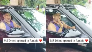 കച്ചോടമില്ലാത്ത കാറിന് ഇത്രയും വലിയ പരസ്യം വേറെ കിട്ടാനില്ല, പുറത്തിറങ്ങാൻ ധോണിക്ക് സാധാരണക്കാരന്റെ വണ്ടി