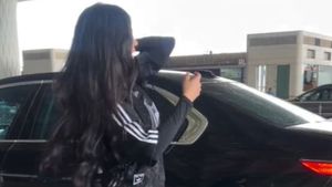 അച്ഛനെ പോലെ സകലകലാവല്ലഭ, സ്വന്തമായി സമ്പാദിച്ചത് 45 കോടിയിലധികം! 2.40 കോടിയുടെ കാറില്‍ കറങ്ങുന്ന താരപുത്രി