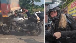 ഇനി ഇന്ത്യയെന്ന് കേട്ടാല്‍ ഈ സംഭവം ഓര്‍മവരും! സര്‍വീസ് സെന്ററില്‍ ഇതുപോലുള്ള മനുഷ്യന്‍മാരും ഉണ്ടല്ലേ...