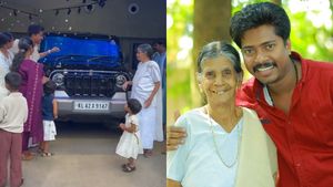 മക്കളേ വിജാഗിരി പുറത്താണല്ലോ; ഥാർ റോക്സ് സ്വന്തമാക്കി അമ്മാമയും കൊച്ചുമോനും, വൈറലായി ഡെലിവറി വീഡിയോ