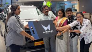 കഷ്ടപ്പാടിൻ്റെ ഫലം കണ്ടു; മഹീന്ദ്രയുടെ കോംപാക്ട് എസ്‌യുവി സ്വന്തമാക്കി മലയാളികളുടെ പ്രിയപ്പെട്ട യുട്യൂബർ