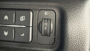 കാറിൽ ഇങ്ങനൊരു സ്വിച്ച് കണ്ടിട്ടുണ്ടോ? വണ്ടിഭ്രാന്തൻമാർക്ക് പോലും ഇത് കൃത്യമായി ഉപയോഗിക്കാൻ അറിയില്ല