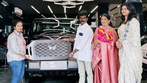 എൻ്റെ പുഞ്ചിരിക്ക് പിന്നിലെ നിശബ്ദ ശക്തി; അച്ഛന് ഥാർ റോക്സ് സമ്മാനിച്ച നടിയെ മനസിലായോ