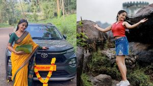 സോഷ്യൽ മീഡിയയിലൂടെ സിനിമയിൽ എത്തിയ സുന്ദരി; യാത്രകൾക്ക് കൂട്ടായി ഇനി ടൊയോട്ടയുടെ കരുത്തൻ