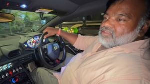 ലോറി വളയംപിടിച്ച കൈയ്യില്‍ ഇന്ന് ലംബോര്‍ഗിനി! എല്ലാത്തിനും കാരണം സോഷ്യല്‍ മീഡിയ