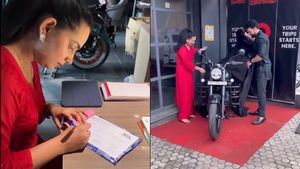 ഇതാണോ പണിക്കര് പറഞ്ഞ പെൺകുട്ടി! ഭർത്താവിന് ക്ലാസിക് 350 സമ്മാനമായി നൽകി എയർഹോസ്റ്റസ് ഭാര്യ