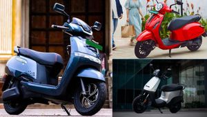 ചേതക് കിതച്ചു, ഓല ചാര്‍ജായി! ഒന്നാം സ്ഥാനം വിട്ടുകൊടുക്കാതെ അയല്‍ക്കാര്‍