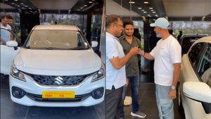 ഡ്രൈവർക്ക് 4 സ്റ്റാർ റേറ്റിങ്ങുളള ഹാച്ച്ബാക്ക് സമ്മാനം; മുതലാളിമാരൊക്കെ കണ്ടുപഠിക്കണമെന്ന് സോഷ്യൽ മീഡിയ