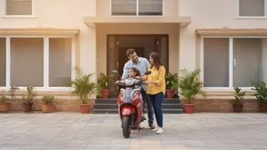 ഇ-സ്‌കൂട്ടറുകള്‍ക്ക് 20000 വരെ ഓഫറിട്ട് ഇന്ത്യന്‍ കമ്പനി! വില കുറഞ്ഞെന്ന് കരുതി പെട്രോള്‍ മോഡലിന് പിറകേ പോണോ?