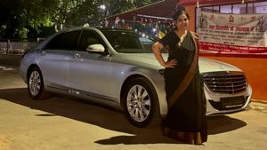 പാചകം മാറ്റിമറിച്ച ജീവിതം, സ്വപ്‌ന വാഹനം സ്വന്തമാക്കി കുക്കിംഗ് റിയാലിറ്റി ഷോയിലൂടെ പ്രിയങ്കരിയായ പങ്കജ്