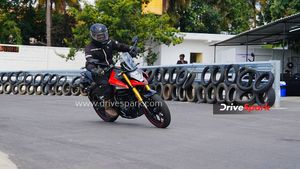 മുടക്കുന്ന ക്യാശിന് ഇത് മൊതാലാണ്! അള്‍ട്രാവയലറ്റ് X47 ക്രോസ്ഓവര്‍ റിവ്യൂ വായിക്കാം...