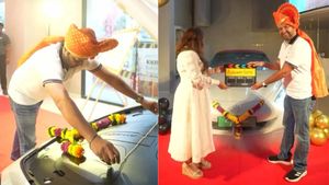 21 കാര്‍ വാങ്ങിയിട്ടും ഇതുപോലൊരു ഡെലിവറി കണ്ടിട്ടില്ല! മാറിചിന്തിച്ച ഗായകനെ നിരാശപ്പെടുത്താതെ എംജി