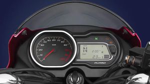 സ്മാര്‍ട്‌ഫോണിന്റെ വിലയില്‍ 108KM മൈലേജുള്ള ബൈക്ക്! ഷോറൂമില്‍ ഉത്സവത്തിരക്ക്