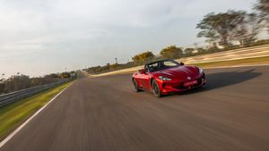 ക്ലച്ച് പിടിച്ച് എംജി സെലക്ട്! രണ്ട് മാസം കൊണ്ട് വിറ്റത് 256 എംജി സൈബർസ്റ്റർ