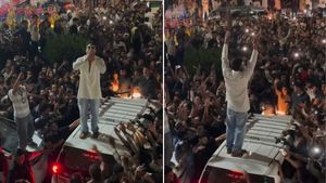 ദീപാവലി പടം സര്‍പ്രൈസ് ഹിറ്റടിച്ചു, ക്രിസ്റ്റക്ക് മുകളില്‍ കയറി ആരാധകരെ കാണുന്നത് ആ നടനായിരുന്നോ?