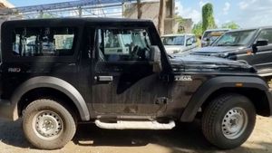 വില വെറും 9.99 ലക്ഷം മാത്രം! ഥാര്‍ ഫെയ്‌സ്‌ലിഫ്റ്റ് ബേസ് വേരിയന്റില്‍ എന്തെല്ലാം കിട്ടുമെന്ന് അറിയണോ?