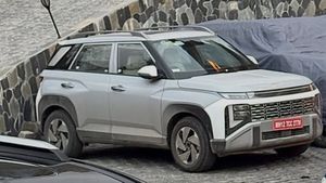 ആ മുഖത്തോട്ട് ഒന്ന് നോക്കിയേ എന്നാ ഗ്ലാമറാ.... പുത്തൻ ലുക്കിൽ പ്രത്യക്ഷപ്പെട്ട് ഹ്യുണ്ടായിയുടെ എസ്‌യുവി