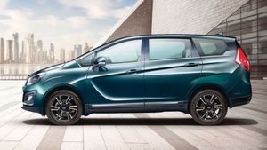 മഹീന്ദ്രയുടെ കുറവ് വില്‍പ്പനയുള്ള കാര്‍ വാങ്ങിയത് 2 പേര്‍! ₹4.25 ലക്ഷം ഓഫറിട്ട് 7-സീറ്റര്‍ വിറ്റുതീര്‍ക്കുന്നു