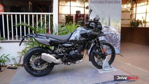 ഷോറൂമില്‍ നിന്നിറക്കി നേരെ ഓഫ്‌റോഡ് ട്രിപ്പ് പോകാം! ഹിമാലയന്‍ മനാ ബ്ലാക്ക് എഡിഷന്റെ വില പ്രഖ്യാപിച്ചു