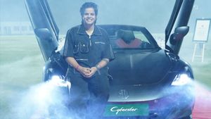 'ലേഡി സേവാഗ്' ആയിപ്പോയില്ലേ, മിനിമം സ്‌പോര്‍ട്‌സ് കാറെങ്കിലും വേണ്ടേ! സൈബര്‍സ്റ്റര്‍ ഇവി വാങ്ങി ഷഫാലി