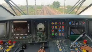 വന്ദേഭാരത് ഇനി ജെറ്റ് പോലെ പറക്കും; പരീക്ഷണയോട്ടത്തിൽ ഞെട്ടിച്ച വേഗതയുമായി റെയിൽവേ