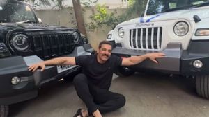 രണ്ടാമത്തെ ഥാറും സ്വന്തമാക്കി നടന്‍മാരിലെ 'വണ്ടിപ്രാന്തന്‍'! മഹീന്ദ്രക്ക് ഇതിലും വലിയ പരസ്യം വേറെ വേണോ?