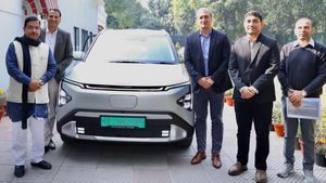 കേന്ദ്രമന്ത്രിയെ വരെ ഫാനാക്കിയ കിയയുടെ ഇലക്ട്രിക് എംപിവി; സന്തോഷം പങ്കുവച്ച് ബ്രാൻഡ്