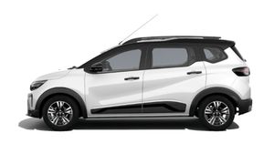 2 കുടുംബങ്ങള്‍ക്ക് പാട്ടുംപാടി പോകാവുന്ന കാര്‍ ബൈക്കിന്റെ വിലയില്‍ വിറ്റഴിക്കുന്നു! പണംവാരി ഫ്രഞ്ച് എംപിവി