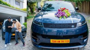 മെഗാസ്റ്റാറിൻ്റെ ആദ്യ 250 കോടി പടം, സന്തോഷത്തിന് സംവിധായകന് റേഞ്ച് റോവർ സമ്മാനം