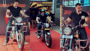 പുത്തൻ ബുള്ളറ്റ് വാങ്ങി ചെകുത്താൻ ലാസർ, 600 കോടി വാരിയ കാന്താരയിലെ ജയറാമിൻ്റെ അച്ഛനെ മറന്നോ