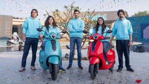 ബജാജിന്റെ സർപ്രൈസ്! വെറും 91,399 രൂപയ്ക്ക് പുത്തൻ ചേതക് C25 എത്തി; 113 കി.മീ റേഞ്ചും ഇരട്ട സസ്പെൻഷനും