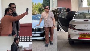 സൂപ്പര്‍ സ്റ്റാറിന്റെ 'പതനമോ'? BMW ഒഴിവാക്കി ടാക്‌സിയില്‍ പോയ ഗോവിന്ദ 'എയറിൽ', യഥാര്‍ത്ഥത്തില്‍ സംഭവിച്ചത്