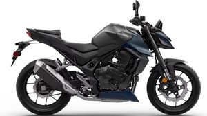 CLUTCH പിടിക്കാതെ ഗിയർ മാറ്റാം! HONDA CB750 HORNET-ൽ ലോങ്ങ് ട്രിപ്പ് പോകാൻ നിങ്ങൾ കൊതിക്കും