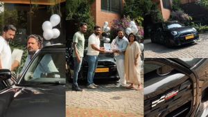 ക്യാമറാമാന്‍മാര്‍ക്കിടയിലെ 'സുന്ദരന്‍', അച്ഛനായതിന് പിന്നാലെ ലക്ഷങ്ങൾ പൊടിച്ച് വാങ്ങിയത് പുതിയ മിനി കൂപ്പര്‍ S