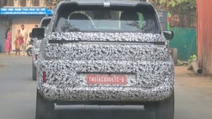 ഇന്ത്യൻ നിരത്തിൽ ചുറ്റിക്കറങ്ങി നിഗൂഢ 'കുട്ടി' എസ്‌യുവി! എക്സ്റ്റർ അല്ല, പഞ്ചിനെ തീർക്കാൻ വന്ന മറ്റേതോ വമ്പൻ