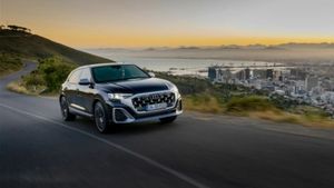 മിന്നൽ വേഗതയുള്ള 'ചലിക്കുന്ന കൊട്ടാരം'! ഔഡി SQ8 മാർച്ച് 17-ന് എത്തും; ₹5 ലക്ഷം നൽകി ഇപ്പോൾ ബുക്ക് ചെയ്യാം