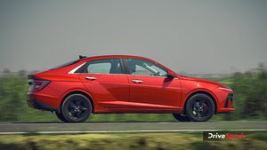 വാങ്ങാൻ  ക്യൂ നിന്ന കാലം കഴിഞ്ഞോ? ഫെബ്രുവരിയിൽ വിറ്റത് വെറും 694 എണ്ണം!ഹ്യുണ്ടായി സെഡാന് സംഭവിച്ചതെന്ത്?