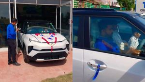 രാജ്യം കാത്തിരുന്ന നിമിഷം, 6.49 ലക്ഷത്തിൻ്റെ ഇലക്‌ട്രിക് എസ്‌യുവിയുടെ ഡെലിവറി ആരംഭിച്ച് ടാറ്റ