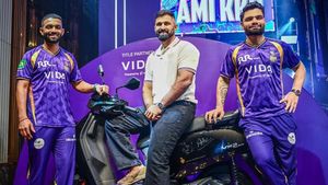 ആര്‍സിബിക്കോ മുംബൈക്കോ ഇല്ല,; 'സ്വന്തമായി' ഇലക്ട്രിക് സ്‌കൂട്ടറുള്ള ടീമായി KKR! വില ഇത്ര മാത്രം