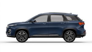 ഒരുമാസത്തെ ശമ്പളം കൂടുതൽ വേണ്ടിവരും, 5 സീറ്ററിനും 7 സീറ്ററിനും ഒന്നിച്ച് വില കൂട്ടി എംജി