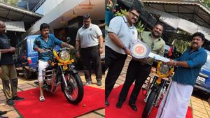 വണ്ടികളെ പ്രണയിച്ച മന്ത്രി, വലിയ കാറുകളുള്ള മുറ്റത്തേക്ക് 2 ലക്ഷത്തിന്റെ ബുള്ളറ്റ് വാങ്ങി മന്ത്രി ഗണേഷ് കുമാർ