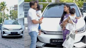 30 ലക്ഷം വില വരുന്ന ഇലക്‌ട്രിക് എംപിവി വാങ്ങി മലയാളികളുടെ പ്രിയതാരദമ്പതിമാർ; ഇനി 7-സീറ്ററിൽ രാജകീയ യാത്ര